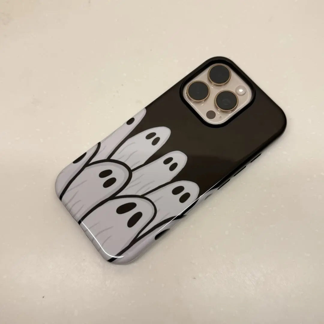 This Halloween phone case perfectly blends classic horror movie elements, bringing a unique trendy vibe that makes it a must-have fashion item for the season.