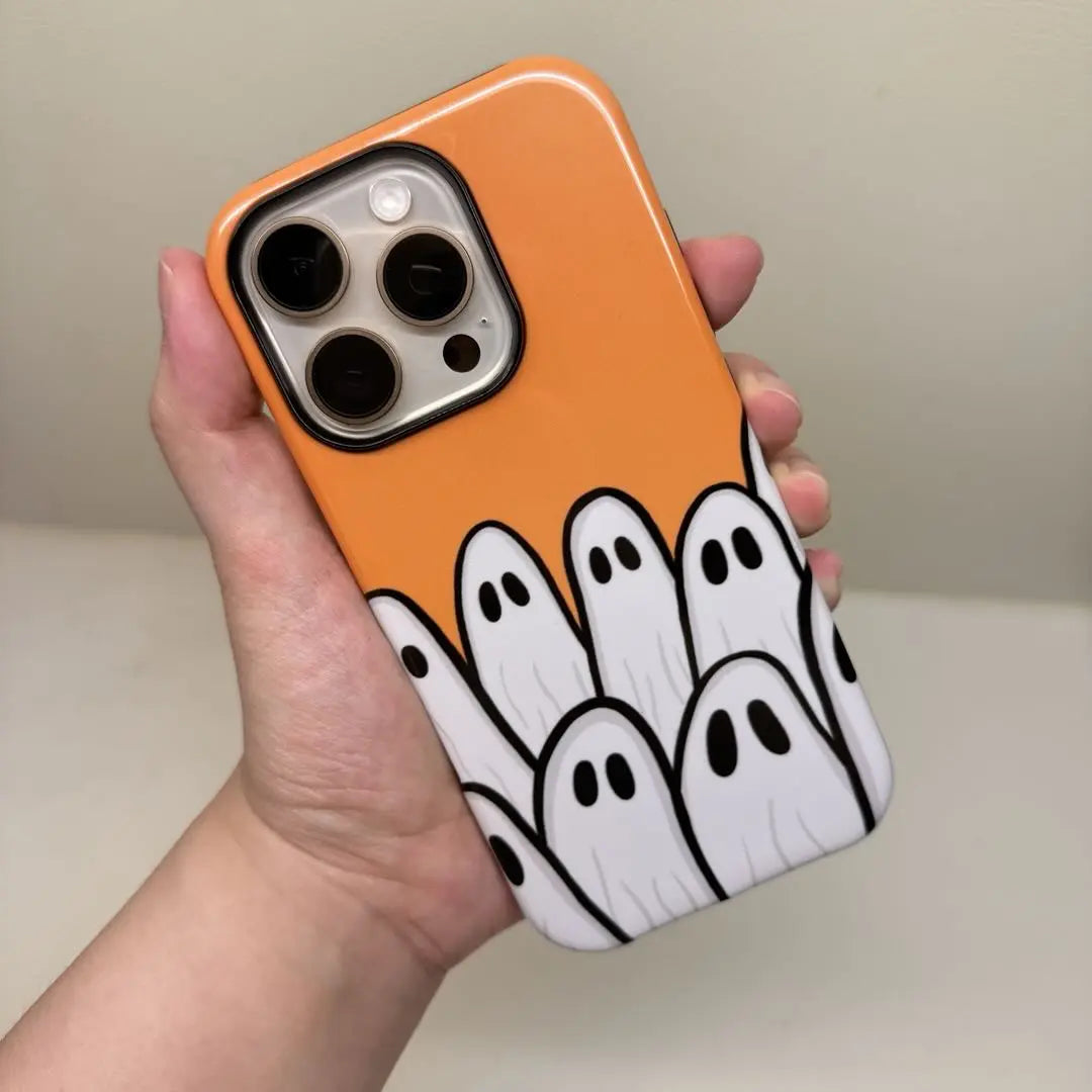 This Halloween phone case perfectly blends classic horror movie elements, bringing a unique trendy vibe that makes it a must-have fashion item for the season.