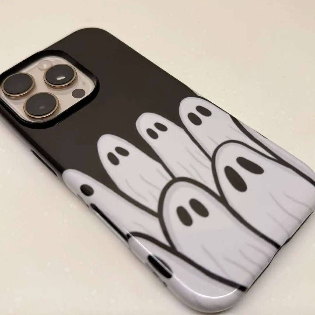 This Halloween phone case perfectly blends classic horror movie elements, bringing a unique trendy vibe that makes it a must-have fashion item for the season.