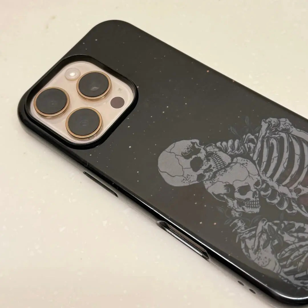 The Halloween phone case features the iconic Ghostface from Scream as its main theme, incorporating flame and text element for a trendy and eye-catching design.