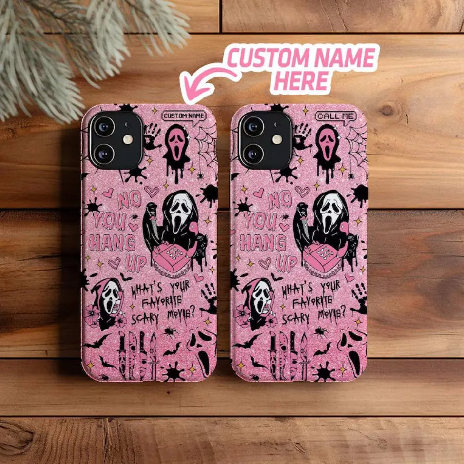 This sparkling pink Ghostface phone case is a cute yet spooky accessory. Featuring classic movie quotes, it adds a unique touch to your Halloween look.