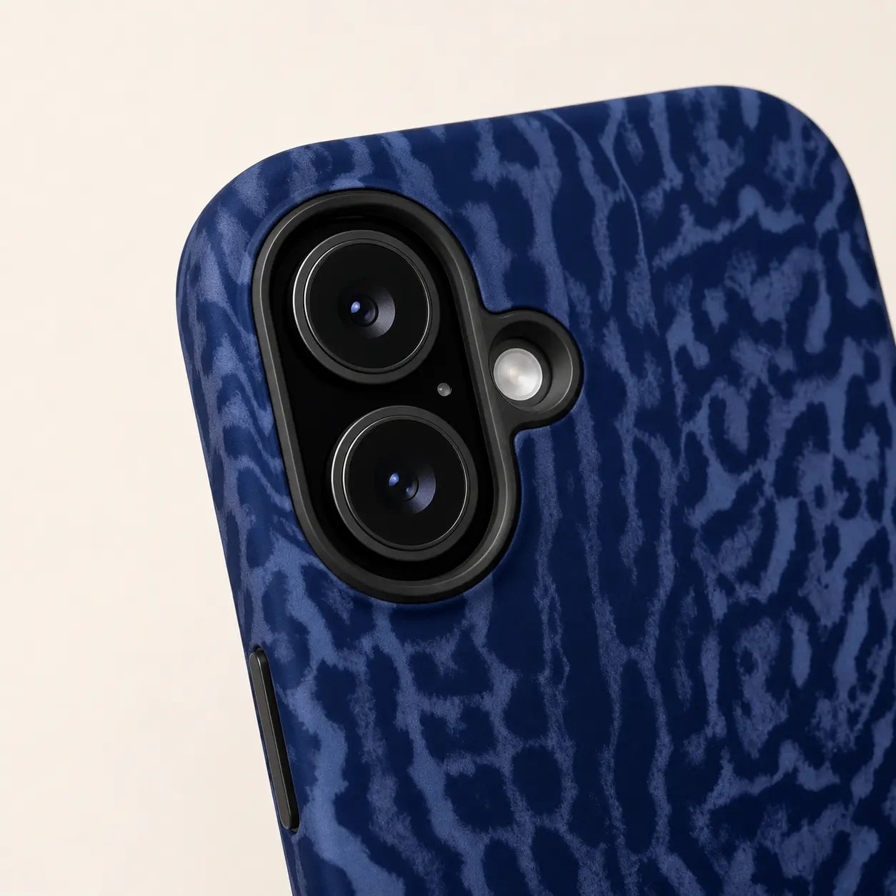 Blue leopard print phone case