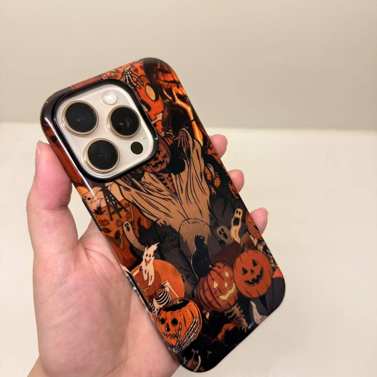CAT ON PUMPKIN PHONE CASE