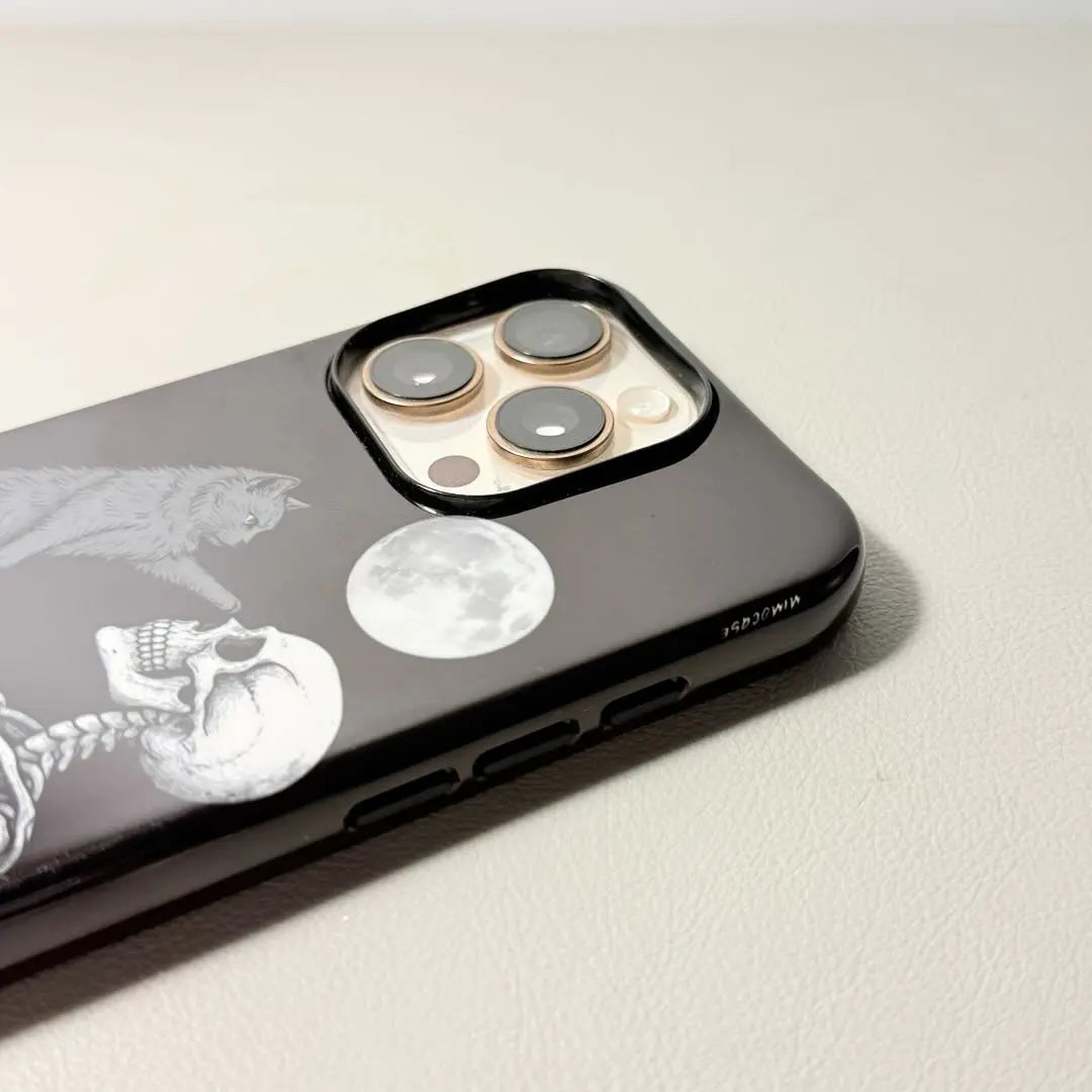 SKELETON AND CAT PHONE CASE mimocase